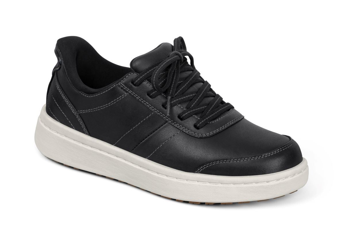 Wander Women's Hands-Free Sneakers, Black, angle view