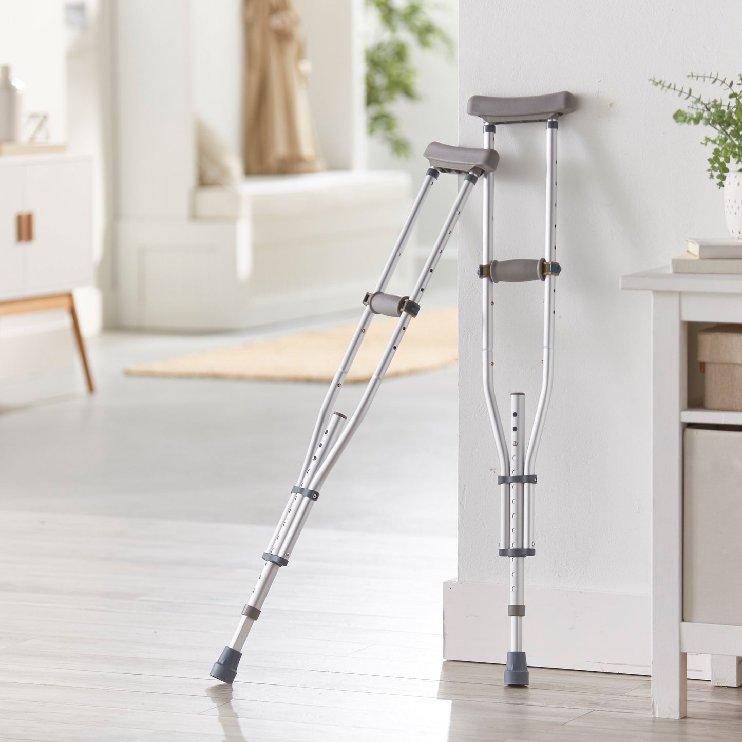McKesson Underarm Crutches, 4'6" – 6'6"