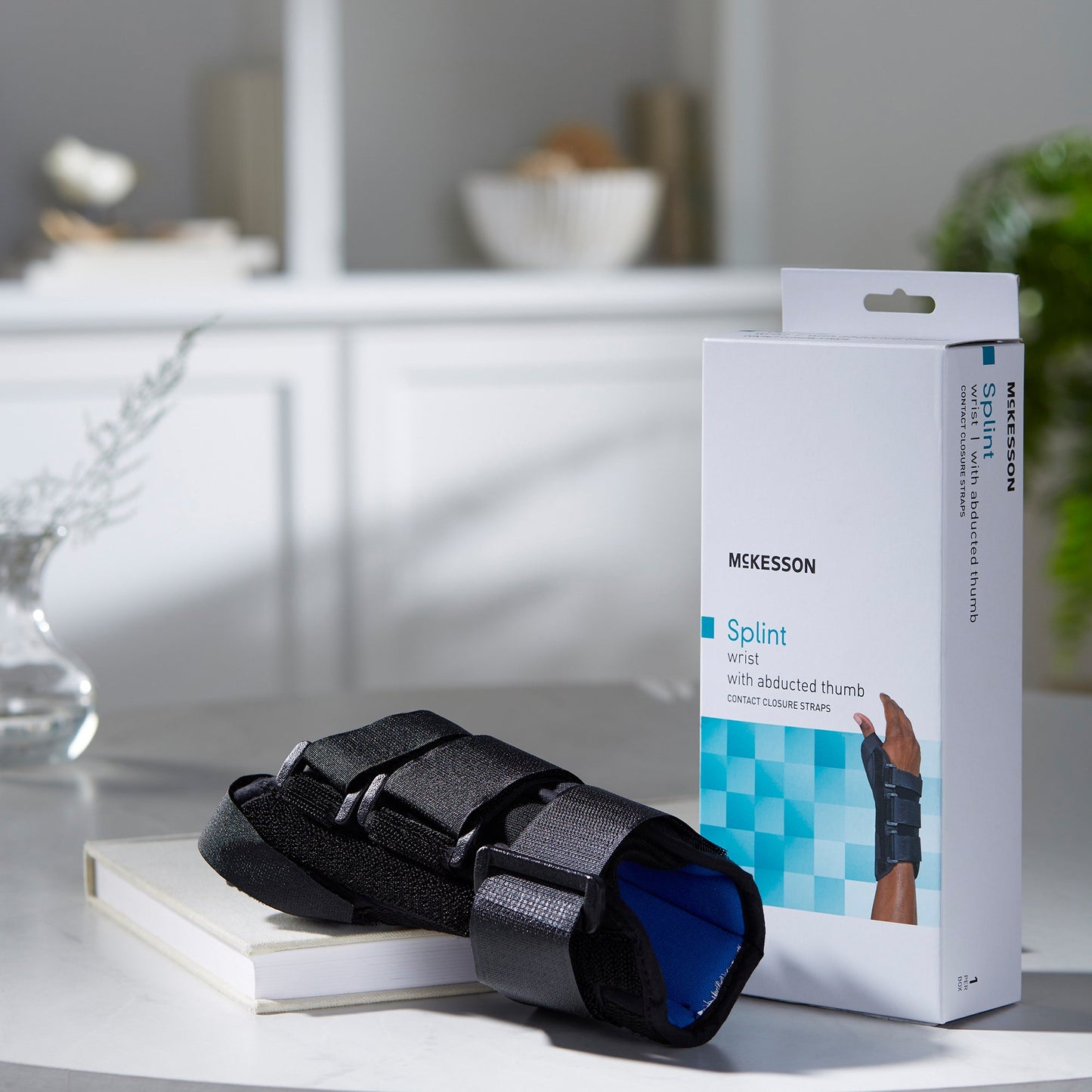 McKesson Right Wrist Splint with Abducted Thumb, Black