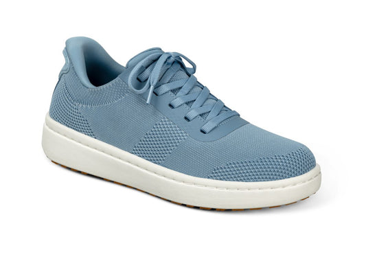 Wander Women's Hands-Free Knit Sneakers, Blue, angle view