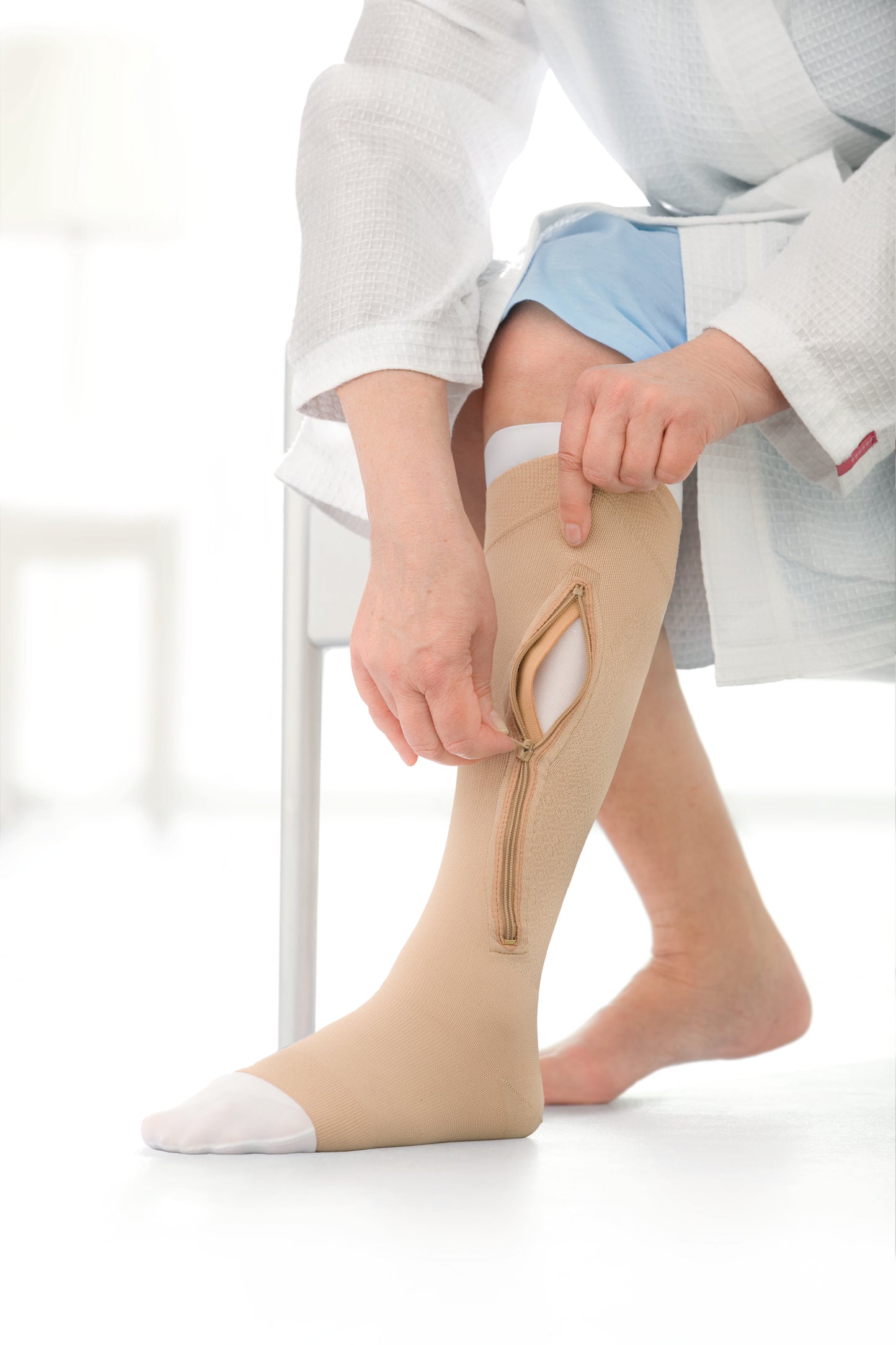 JOBST® UlcerCARE 2-Part Compression System w/ Zipper 30-40 mmHg Knee High Open Toe Beige