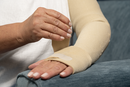 JOBST® FarrowWrap® Lite Hand Gauntlet 20-30 mmHg Tan