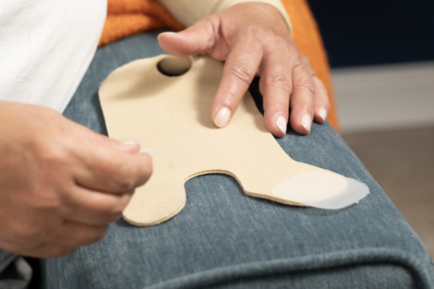 JOBST® FarrowWrap® Lite Hand Gauntlet 20-30 mmHg Tan